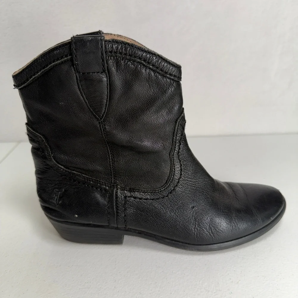 Frye brand model